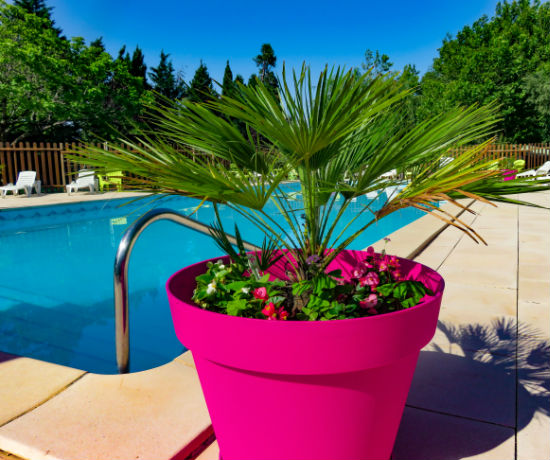 Piscine de plein air dans camping En Salvan non loin de Toulouse